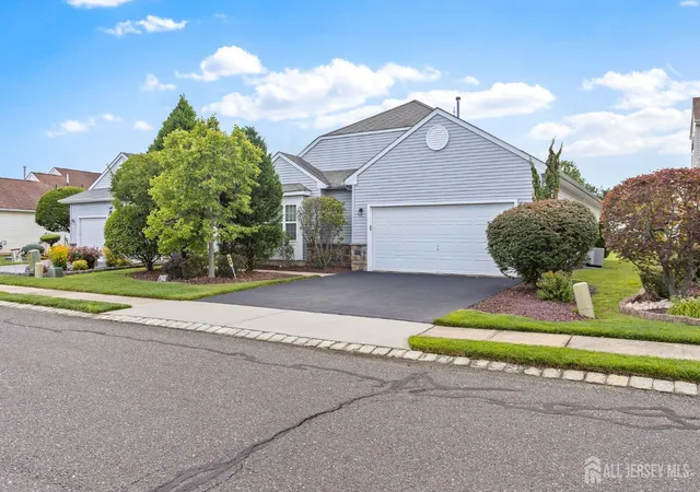 3rd image of 103 Avignon Rd, Monroe Township, NJ 08831 | MLS# 2702053R
