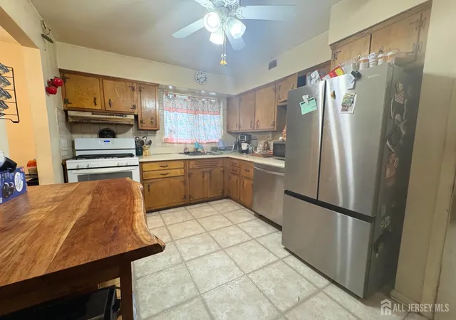 Photo 3 of Single family home for sale at 24 Monush St, South River, NJ 08882 | MLS# 2702884R | Listing updated on 2026-09-09