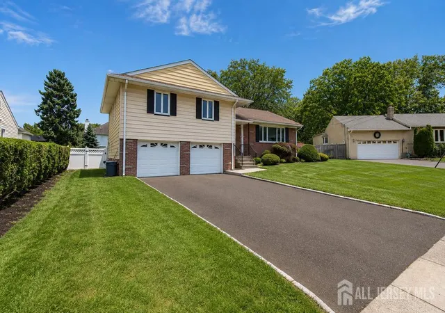 3rd image of 35 Shelley Rd, Springfield, NJ 07081 | MLS# 2701156R