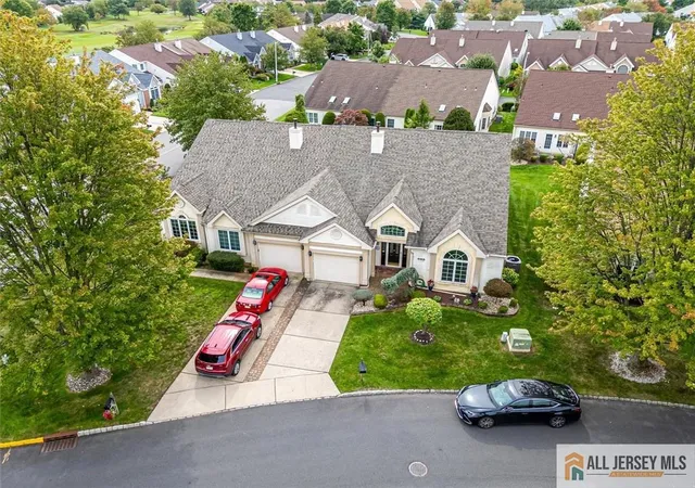 4th image of 136 Birmingham Ln, Monroe Township, NJ 08831 | MLS# 2660534M