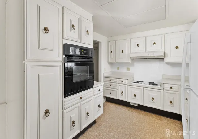 Homes for sale in Monroe, NJ | 27 Bradford Ln #B, Monroe, NJ 08831 | MLS# 2615355R