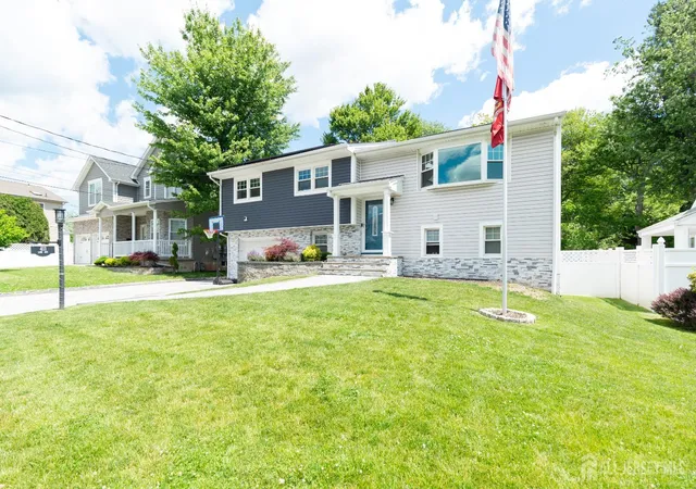 Photo 3 of Single family home for sale at 411 Lum Ave, Union, NJ 07083 | MLS# 2702420R | Listing updated on 2026-09-04