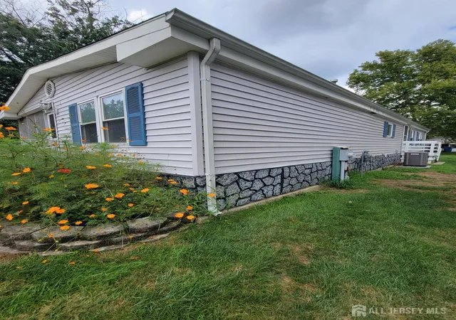 3rd image of 1 Poe Rd, North Brunswick, NJ 08902 | MLS# 2701538R