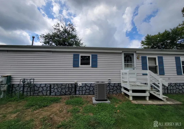 5th image of 1 Poe Rd, North Brunswick, NJ 08902 | MLS# 2701538R