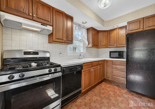 3rd image of 4 Gregory Dr, Trenton, NJ 08690 | MLS# 2617490R