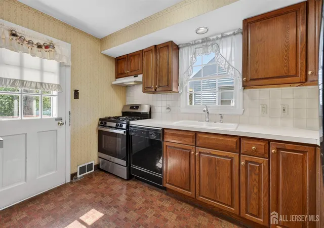 4th image of 4 Gregory Dr, Trenton, NJ 08690 | MLS# 2617490R
