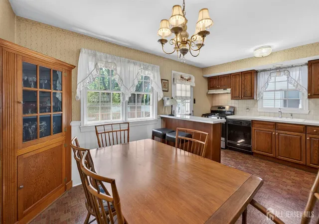 5th image of 4 Gregory Dr, Trenton, NJ 08690 | MLS# 2617490R