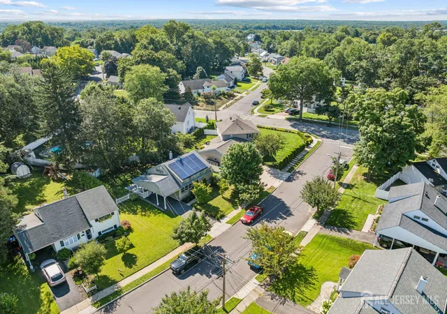 4th image of 5 Bradford Rd, East Brunswick, NJ 08816 | MLS# 2618096R