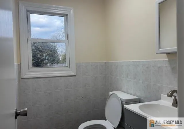 Photo 4 of Single family home for sale at 1868 Oak Tree Rd, Edison, NJ 08820 | MLS# 2662274M | Listing updated on 2026-06-16