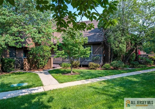 Photo 4 of Townhouse for sale at 117 Kingsberry Dr, Somerset, NJ 08873 | MLS# 2770103M | Listing updated on 2026-09-13