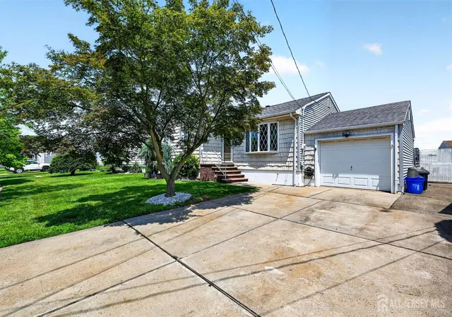 Photo 3 of Single family home for sale at 26 Charlotte St, Carteret, NJ 07008 | MLS# 2701563R | Listing updated on 2026-08-17