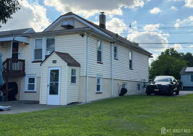 2nd image of 794 Robbins St, Perth Amboy, NJ 08861 | MLS# 2702059R
