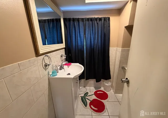 4th image of 794 Robbins St, Perth Amboy, NJ 08861 | MLS# 2702059R