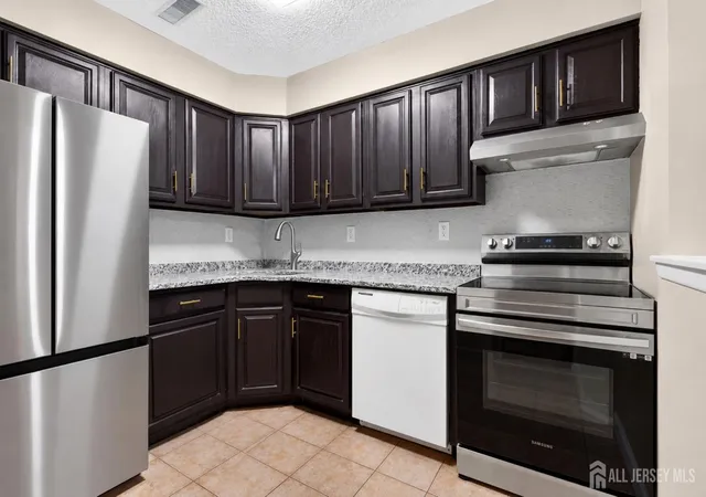 Photo 1 of Condo for sale at 619 Aspen Dr, Plainsboro, NJ 08536 | MLS# 2618001R | Listing updated on 2026-08-20