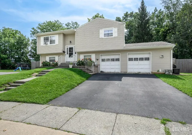 38th image of 72 Lawrence Dr, Hackettstown, NJ 07840 | MLS# 2702904R