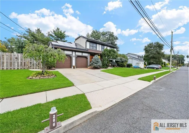 Photo 3 of Single family home for sale at 266 Wyoming Ave, Spotswood, NJ 08884 | MLS# 2660688M | Listing updated on 2025-11-08
