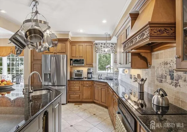 Photo 3 of Single family home for sale at 4 Honey Ct, Metuchen, NJ 08840 | MLS# 2616451R | Listing updated on 2026-09-09