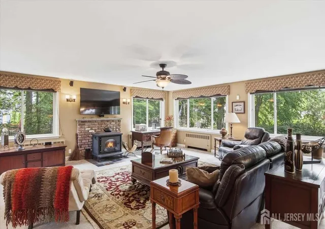 Photo 4 of Single family home for sale at 4 Honey Ct, Metuchen, NJ 08840 | MLS# 2616451R | Listing updated on 2026-09-09