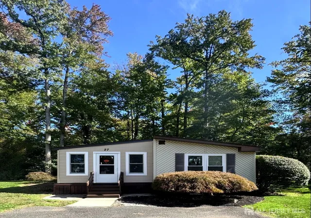 Manufactured home for sale at 27 Hemming Way Dr, North Brunswick, NJ 08902 | MLS# 2704120R