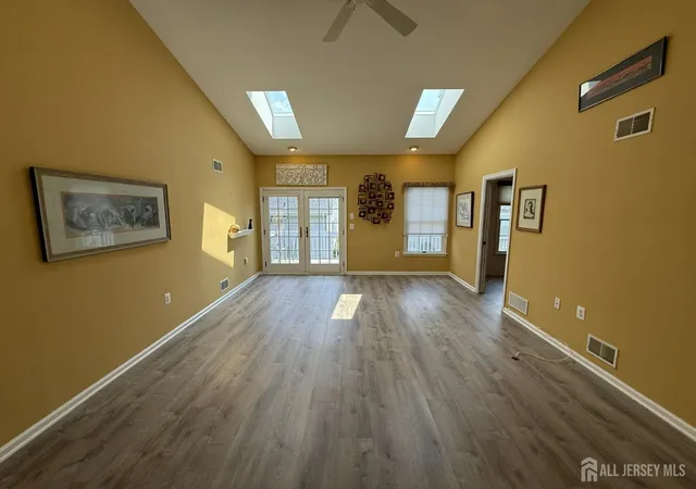 3rd image of 21 Westminster Dr, Monroe Township, NJ 08831 | MLS# 2617801R