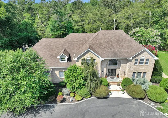 Homes for sale in North Brunswick, NJ | 3 Greenwich Ct, North Brunswick, NJ 08902 | MLS# 2613871R