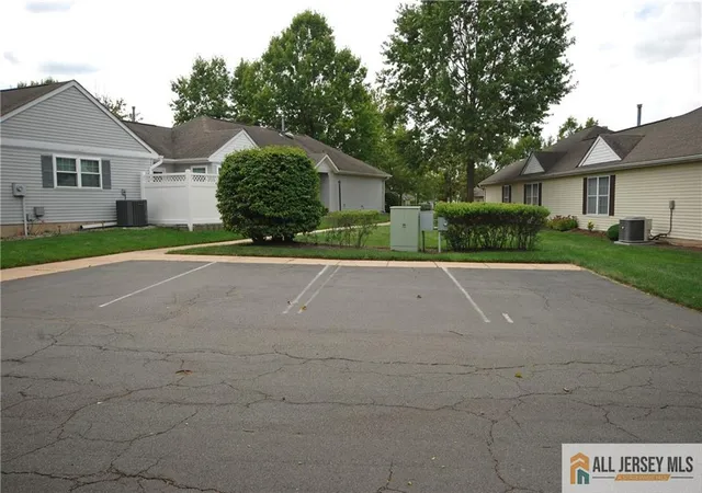 29th image of 284 Mockingbird Dr #284, Monroe Township, NJ 08831 | MLS# 2660488M