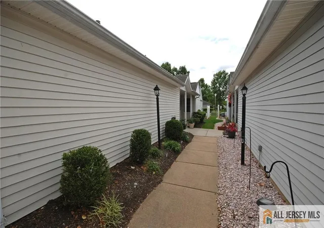 3rd image of 284 Mockingbird Dr, Monroe Township, NJ 08831