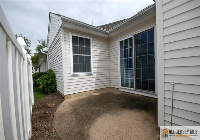 4th image of 284 Mockingbird Dr, Monroe Township, NJ 08831