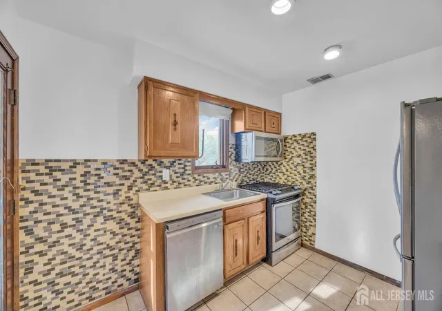 5th image of 108 Paul Robeson Blvd, New Brunswick, NJ 08901 | MLS# 2702383R