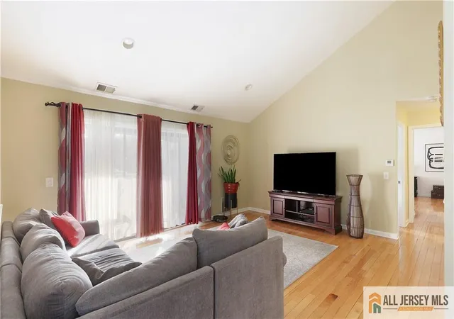 Homes for sale in Sayreville, NJ | 207 Sunshine Ct, Sayreville, NJ 08859 | MLS# 2662217M