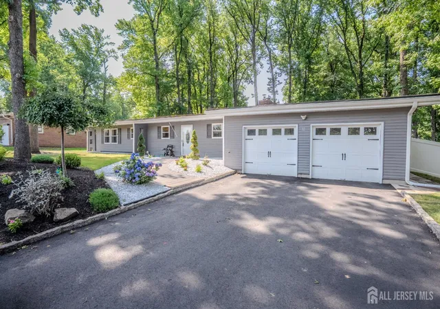 Homes for sale in New Brunswick, NJ | 12 Taylor Dr, New Brunswick, NJ 08901 | MLS# 2614869R