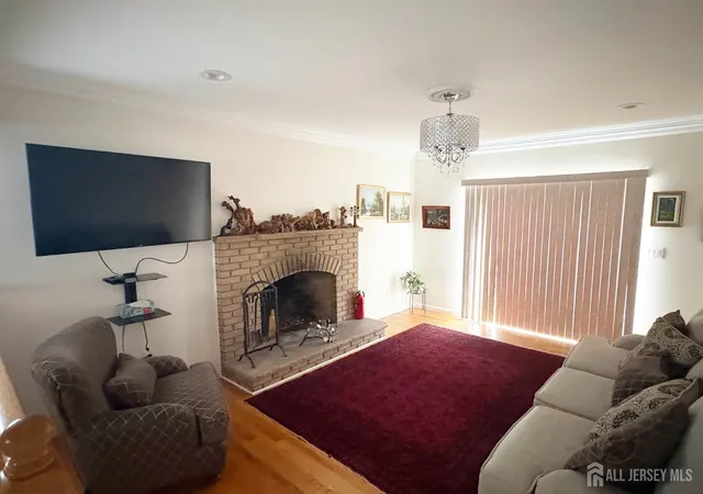Photo 3 of Single family home for sale at 61 Rose St, Edison, NJ 08817 | MLS# 2700527R | Listing updated on 2026-09-25