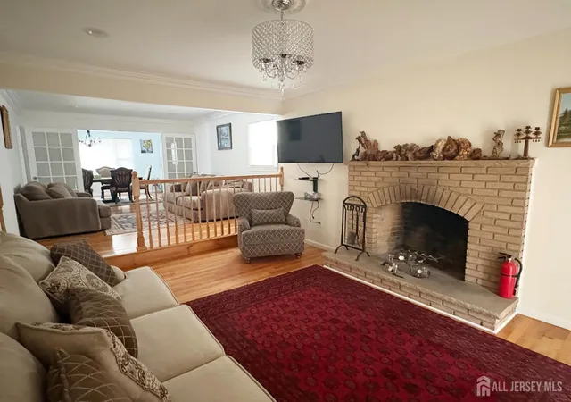 Photo 4 of Single family home for sale at 61 Rose St, Edison, NJ 08817 | MLS# 2700527R | Listing updated on 2026-09-25