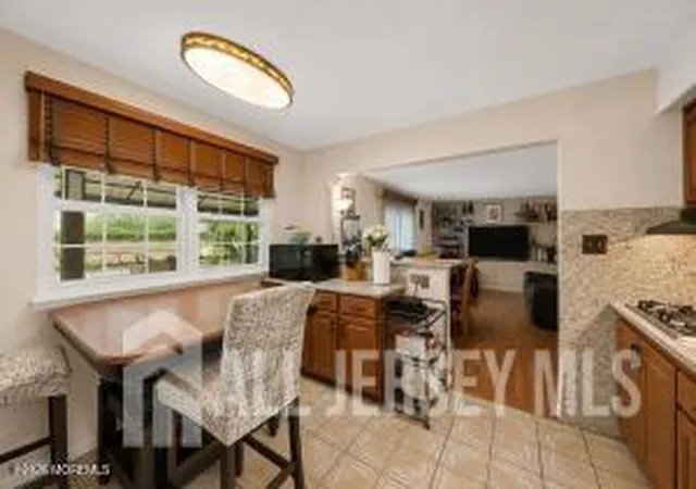 Homes for sale in Franklin Twsp, NJ | 5 Cortland Dr, Franklin Twsp, NJ 08873 | MLS# 2617876R