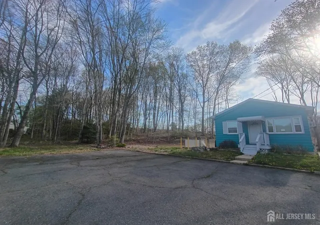 4th image of 90 Springhill Rd, Matawan, NJ 07747 | MLS# 2613999R