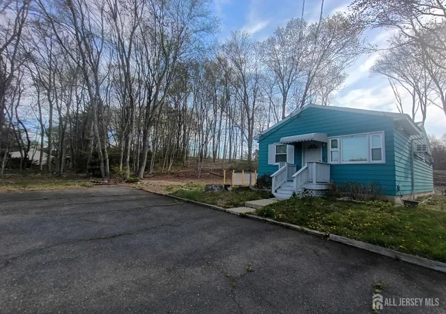 5th image of 90 Springhill Rd, Matawan, NJ 07747 | MLS# 2613999R