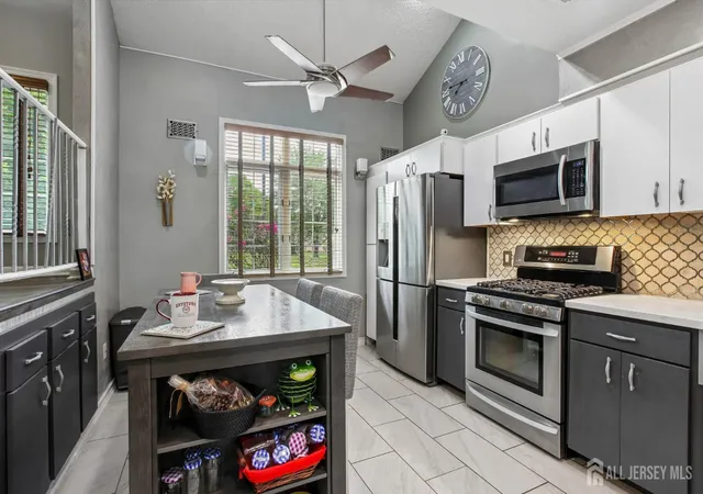 4th image of 110 Winthrop Rd, Monroe Township, NJ 08831