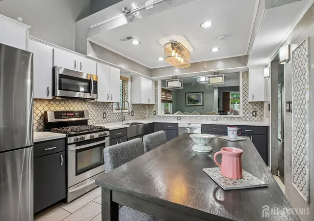 5th image of 110 Winthrop Rd, Monroe Township, NJ 08831