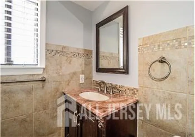 Photo 3 of Condo for sale at 107 Edison Glen Ter, Edison, NJ 08837 | MLS# 2701209R | Listing updated on 2026-09-03