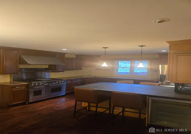 3rd image of 14 Larch St, Carteret, NJ 07008 | MLS# 2702752R