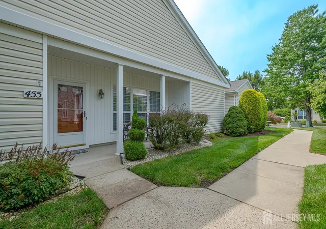 Photo 4 of Condo for sale at 455 Bluebird Dr, Monroe Township, NJ 08831 | MLS# 2702797R | Listing updated on 2026-09-25