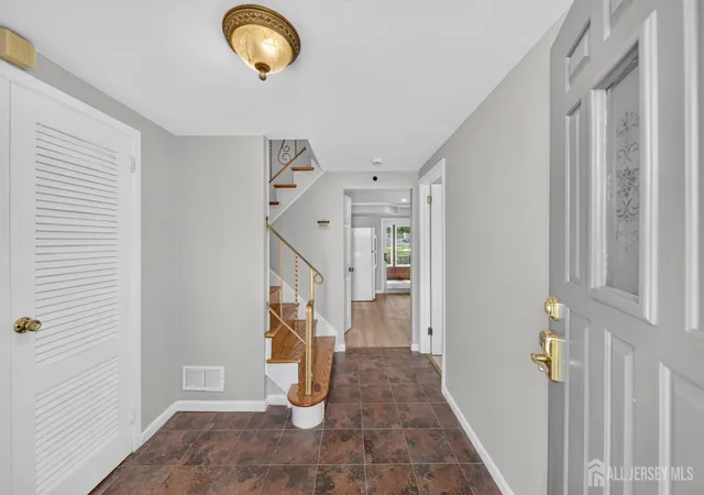 4th image of 17 Wedgewood Dr, Carteret, NJ 07008 | MLS# 2702476R