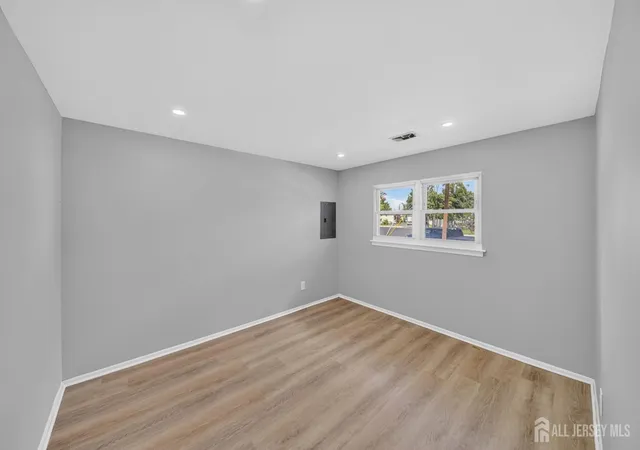 5th image of 17 Wedgewood Dr, Carteret, NJ 07008 | MLS# 2702476R