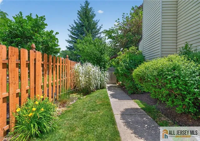 3rd image of 10 Krebs Rd, Plainsboro, NJ 08536 | MLS# 2662271M