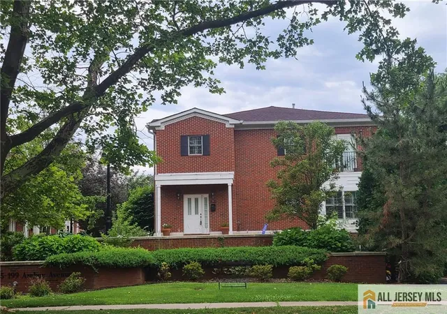 Photo 2 of Townhouse for sale at 199 Amboy Ave #199D, Metuchen, NJ 08840 | MLS# 2662263M | Listing updated on 2026-09-05