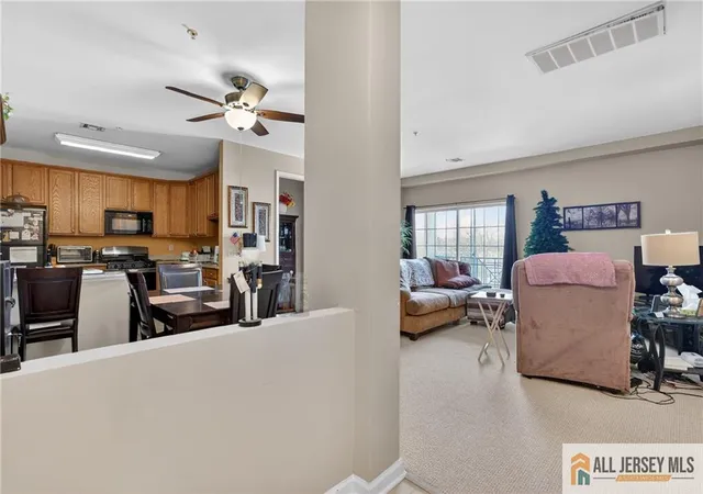 Homes for sale in Woodbridge Proper, NJ | 315 Regency Pl #315, Woodbridge Proper, NJ 07095 | MLS# 2662193M
