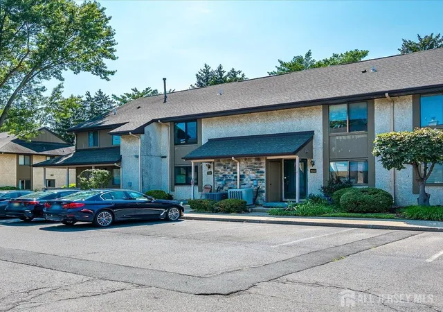 3rd image of 160 Hampshire Dr, Plainsboro, NJ 08536 | MLS# 2701879R