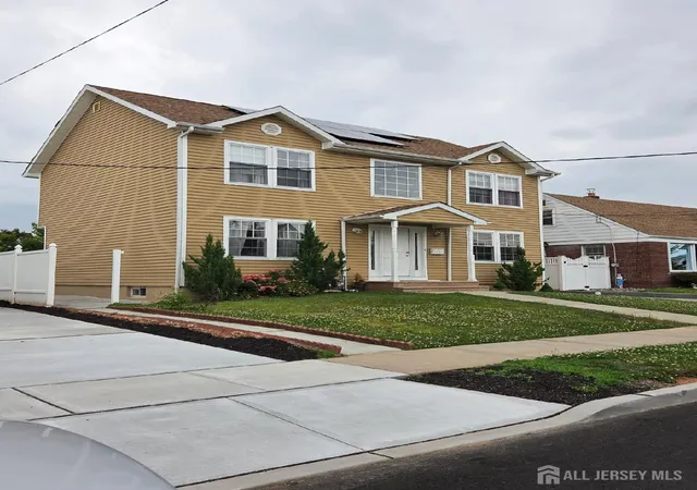 Homes for sale in Carteret, NJ | 117 Dorothy St, Carteret, NJ 07008 | MLS# 2614963R