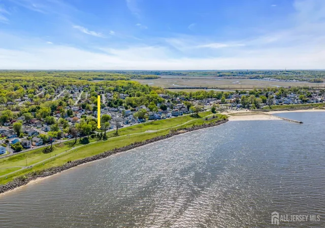 Photo 3 of Single family home for sale at 283 Bayview Dr, South Amboy, NJ 08879 | MLS# 2700317R | Listing updated on 2026-09-14