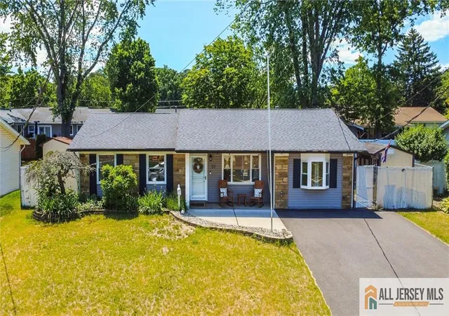 2nd image of 10 Norwood Ave, Monroe Township, NJ 08831 | MLS# 2662288M